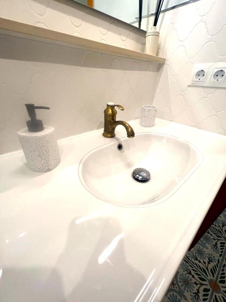 Esmeralda Apartment With Free Private Underground Parking 발렌시아 외부 사진